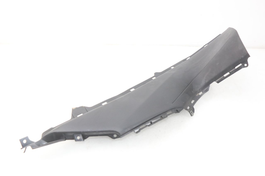 photo de TRITTBRETT VERKLEIDUNG MITTE LINKS YAMAHA YP T-MAX TMAX 530 (2017 - 2020) - Oberflächenzustand und Material