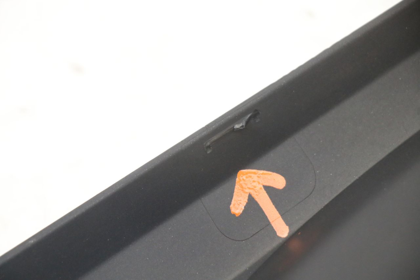 photo de TRITTBRETT VERKLEIDUNG MITTE LINKS YAMAHA YP X-MAX XMAX 400 (2014 - 2017) - Oberflächenzustand und Material