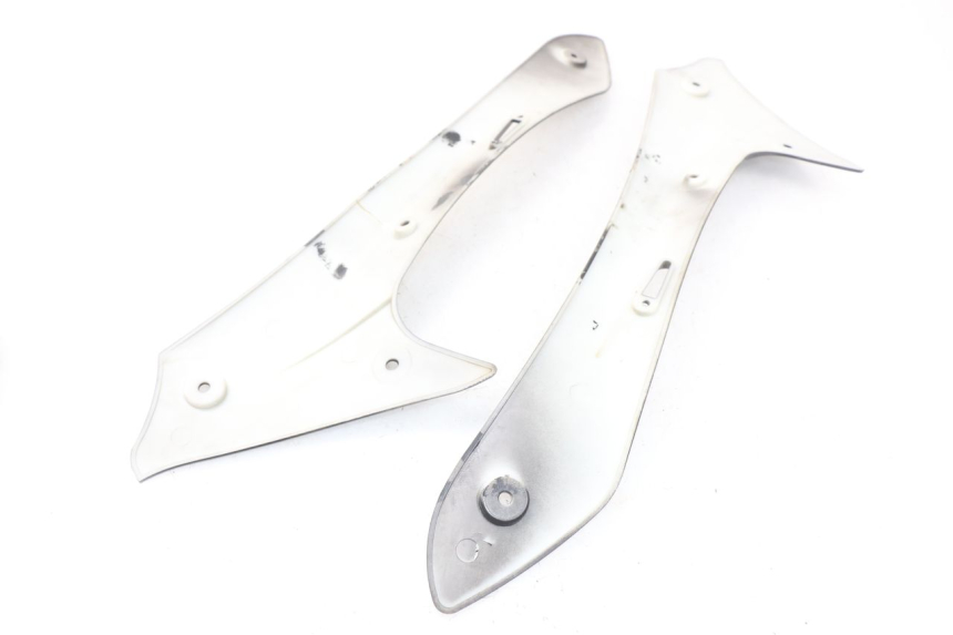 photo de TRITTBRETT VERKLEIDUNG MITTE JONWAY GTX 2T 50 (2014 - 2020) - Detailansicht des Bauteils