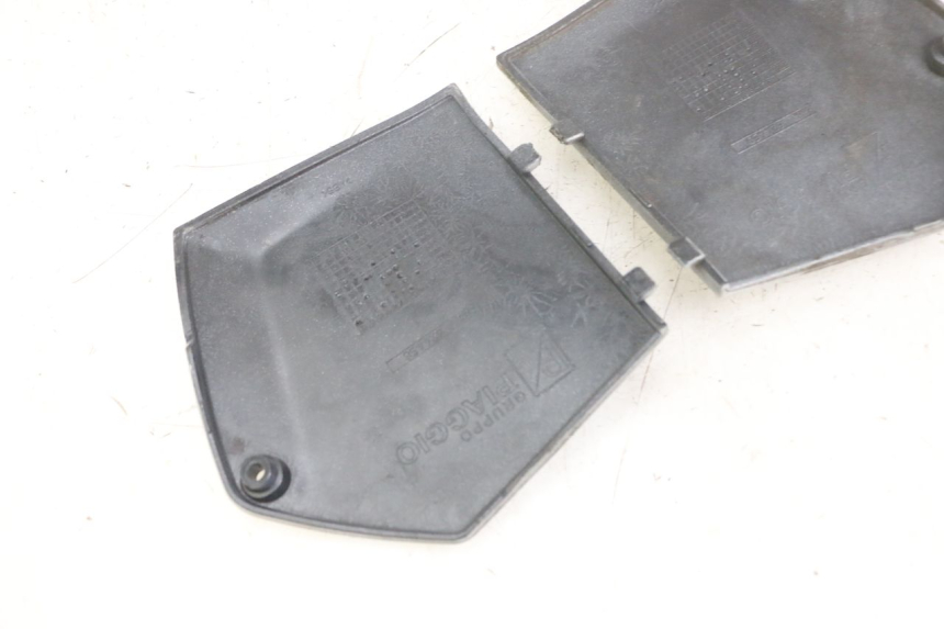 photo de TRITTBRETT VERKLEIDUNG MITTE PIAGGIO MP3 LT 300 (2010 - 2016) - Detailansicht des Bauteils