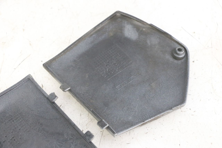 photo de TRITTBRETT VERKLEIDUNG MITTE PIAGGIO MP3 LT 300 (2010 - 2016) - Zoom auf Gebrauchszustand