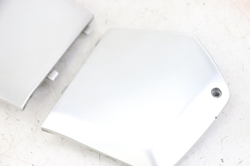 photo de TRITTBRETT VERKLEIDUNG MITTE PIAGGIO MP3 LT 300 (2010 - 2016) - Gesamtansicht des Produkts