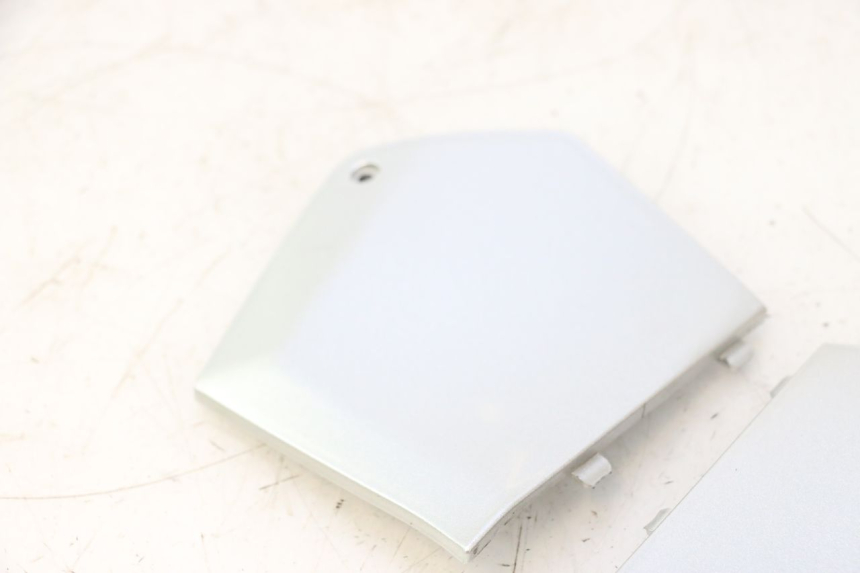 photo de TRITTSTUFENVERBINDUNG PIAGGIO MP3 LT 400 (2007 - 2012) - Technische Nahaufnahme