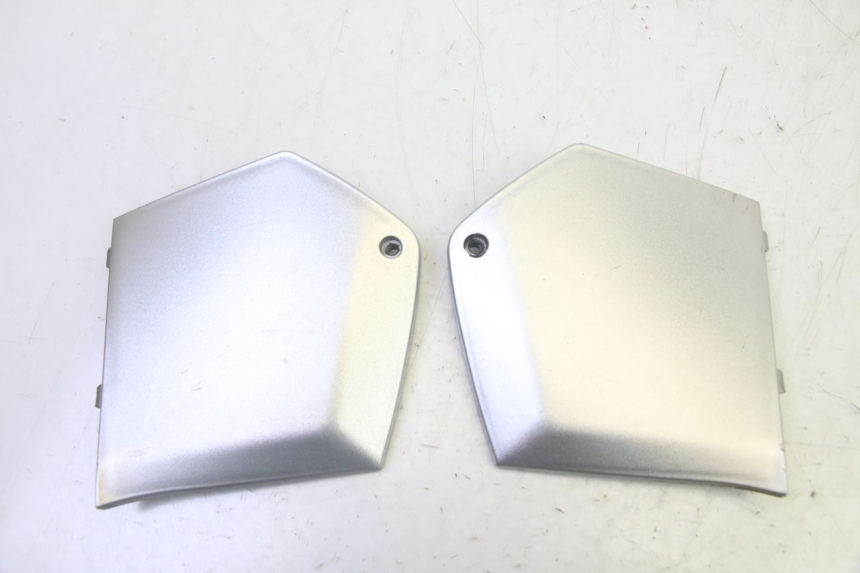 photo de TRITTBRETT VERKLEIDUNG MITTE PIAGGIO MP3 125 (2006 - 2014) - Hauptansicht