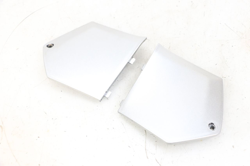 photo de FUSSRAUMVERBINDUNG PIAGGIO MP3 RL 250 (2006 - 2010) - Hauptansicht