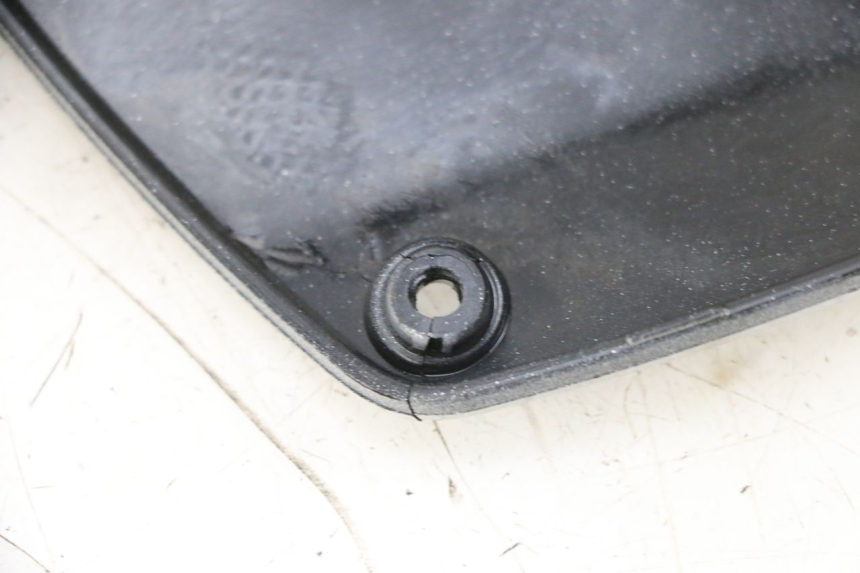 photo de FUSSRAUMVERBINDUNG PIAGGIO MP3 RL 250 (2006 - 2010) - Zoom auf Gebrauchszustand