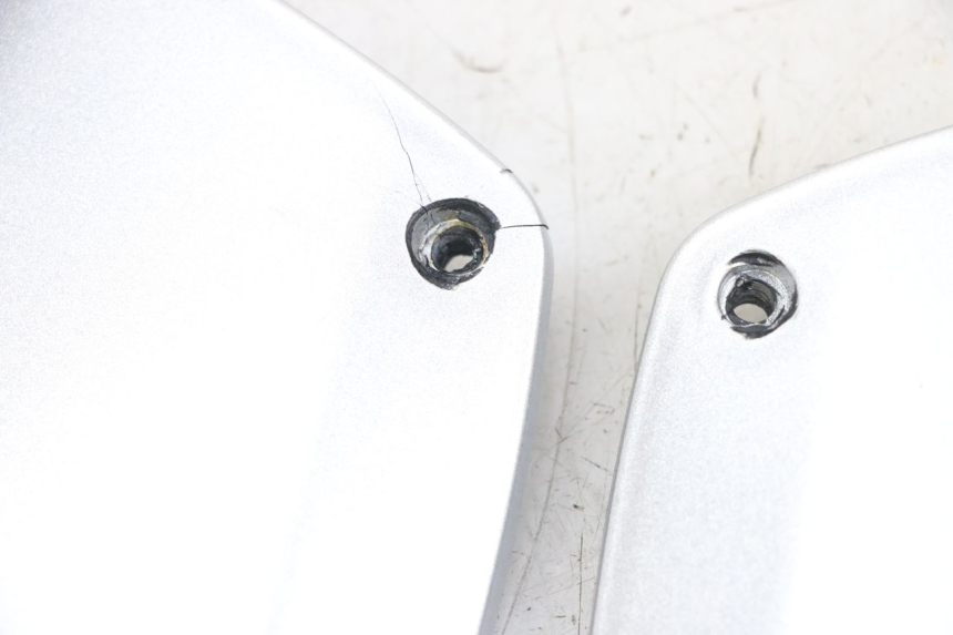 photo de FUSSRAUMVERBINDUNG PIAGGIO MP3 RL 250 (2006 - 2010) - Gesamtansicht des Produkts