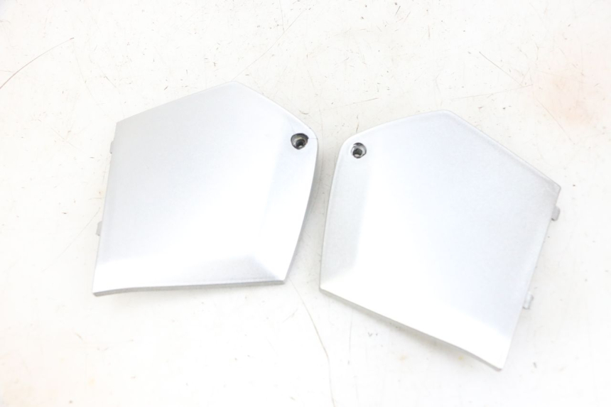 photo de FUSSRAUMVERBINDUNG PIAGGIO MP3 RL 250 (2006 - 2010) - Details der Befestigungspunkte