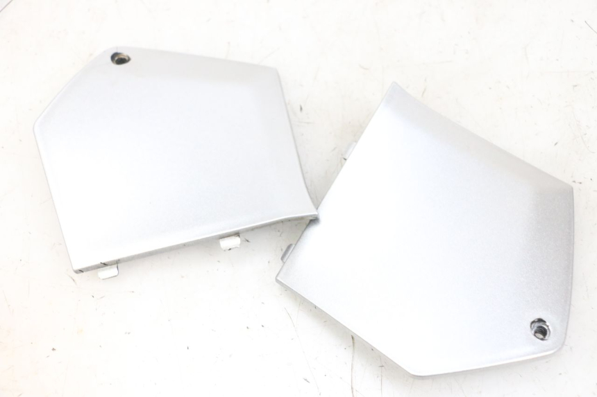 photo de FUSSRAUMVERBINDUNG PIAGGIO MP3 RL 250 (2006 - 2010) - Oberflächenzustand und Material