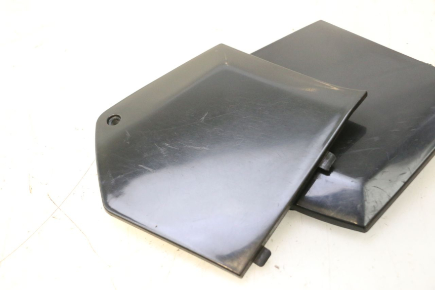 photo de FUSSRAUMVERBINDUNG PIAGGIO MP3 500 (2011 - 2015) - Detailansicht des Bauteils