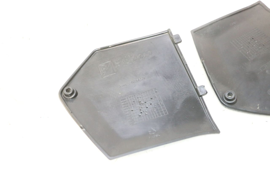 photo de FUSSRAUMVERBINDUNG PIAGGIO MP3 500 (2011 - 2015) - Details der Befestigungspunkte