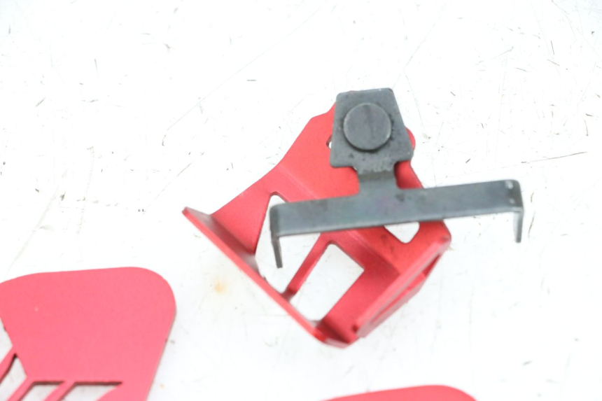 photo de TRITTBRETT VERKLEIDUNG MITTE YAMAHA MT-07 MT07 ABS 700 (2018 - 2020) - Technische Nahaufnahme