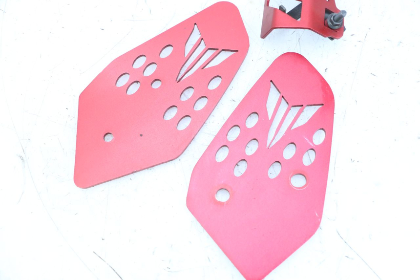 photo de TRITTBRETT VERKLEIDUNG MITTE YAMAHA MT-07 MT07 ABS 700 (2018 - 2020) - Details der Befestigungspunkte