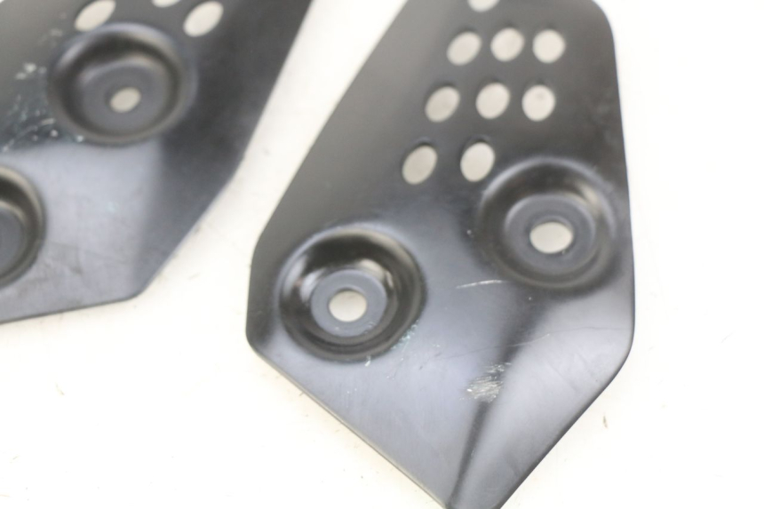 photo de TRITTSTUFENVERBINDUNG YAMAHA MT-07 MT07 700 (2018 - 2020) - Alternative Perspektive