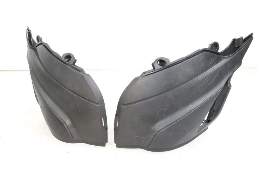 photo de TRITTBRETT VERKLEIDUNG MITTE PIAGGIO NEW TYPHOON 50 (2018 - 2021) - Hauptansicht