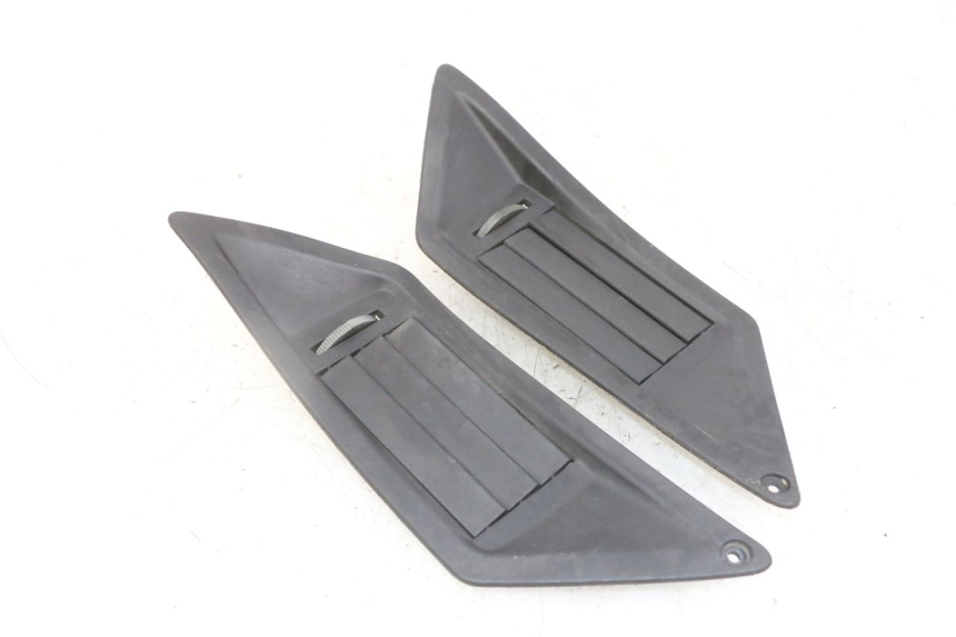 photo de TRITTBRETT VERKLEIDUNG MITTE GILERA NEXUS 125 (2009 - 2013) - Zoom auf Gebrauchszustand