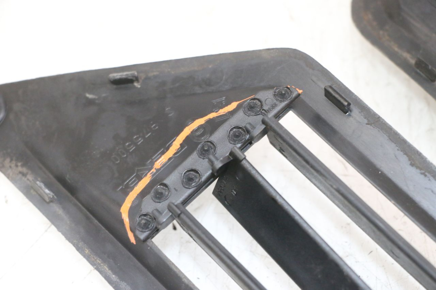 photo de TRITTBRETT VERKLEIDUNG MITTE GILERA NEXUS 125 (2009 - 2013) - Gesamtansicht des Produkts