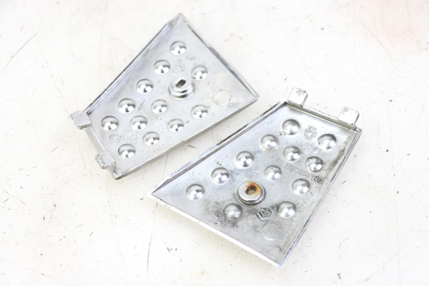 photo de FUSSRAUMVERBINDUNG PIAGGIO X8 125 (2004 - 2007) - Detailansicht des Bauteils