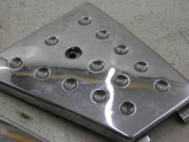 photo de TRITTBRETT VERKLEIDUNG MITTE PIAGGIO XEVO - X EVO 125 (2010 - 2015) - Zoom auf Gebrauchszustand