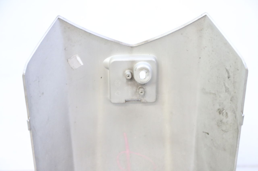 photo de TRITTBRETT VERKLEIDUNG MITTE PEUGEOT SATELIS 250 (2006 - 2012) - Details der Befestigungspunkte