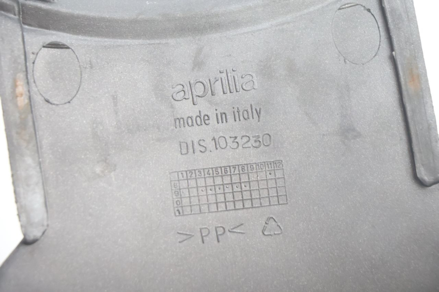 photo de TRITTBRETT VERKLEIDUNG MITTE APRILIA SCARABEO GT 125 (1999 - 2007) - Weitere Ansicht des Artikels