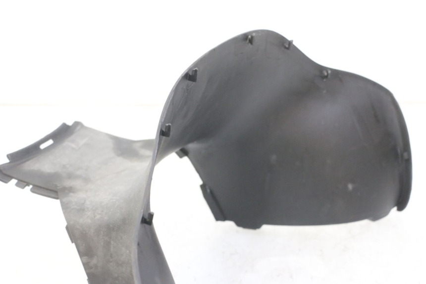 photo de TRITTBRETT VERKLEIDUNG MITTE APRILIA SCARABEO GT TOURING 125 (1999 - 2005) - Zoom auf Gebrauchszustand