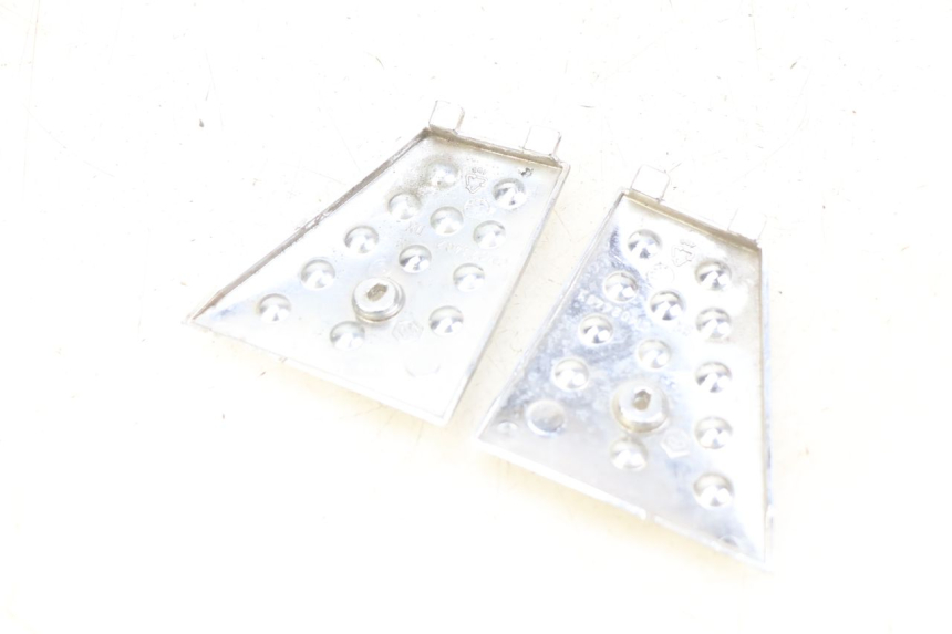 photo de FUSSRAUMVERBINDUNG PIAGGIO X8 125 (2004 - 2007) - Detailansicht des Bauteils