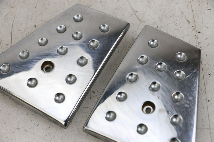 photo de FUSSRAUMVERBINDUNG PIAGGIO X8 125 (2004 - 2007) - Detailansicht des Bauteils