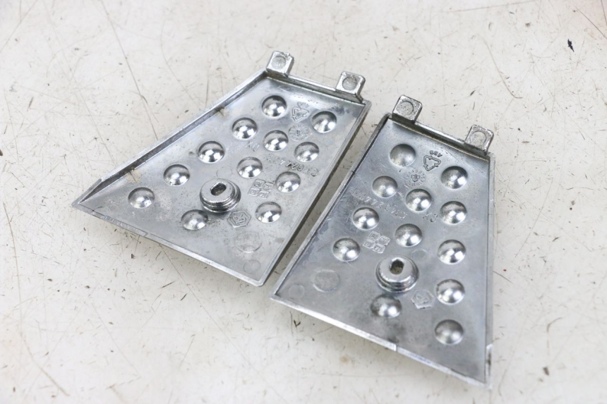 photo de FUSSRAUMVERBINDUNG PIAGGIO X8 125 (2004 - 2007) - Zoom auf Gebrauchszustand