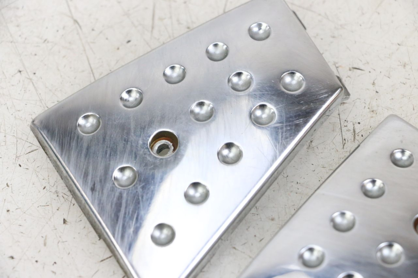 photo de FUSSRAUMVERBINDUNG PIAGGIO X8 125 (2004 - 2007) - Technische Nahaufnahme