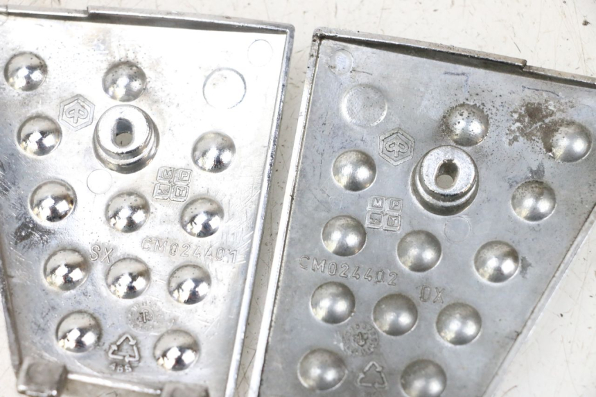 photo de FUSSRAUMVERBINDUNG PIAGGIO X8 125 (2004 - 2007) - Zoom auf Gebrauchszustand