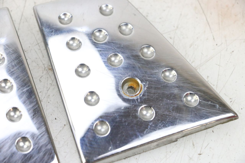 photo de FUSSRAUMVERBINDUNG PIAGGIO X8 125 (2004 - 2007) - Technische Nahaufnahme