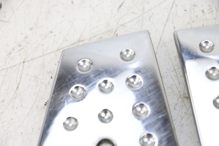 photo de FUSSRAUMVERBINDUNG PIAGGIO X8 125 (2004 - 2007) - Gesamtansicht des Produkts