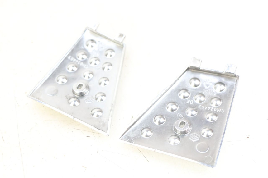 photo de TRITTSTUFENVERBINDUNG PIAGGIO XEVO - X EVO 125 (2007 - 2017) - Detailansicht des Bauteils