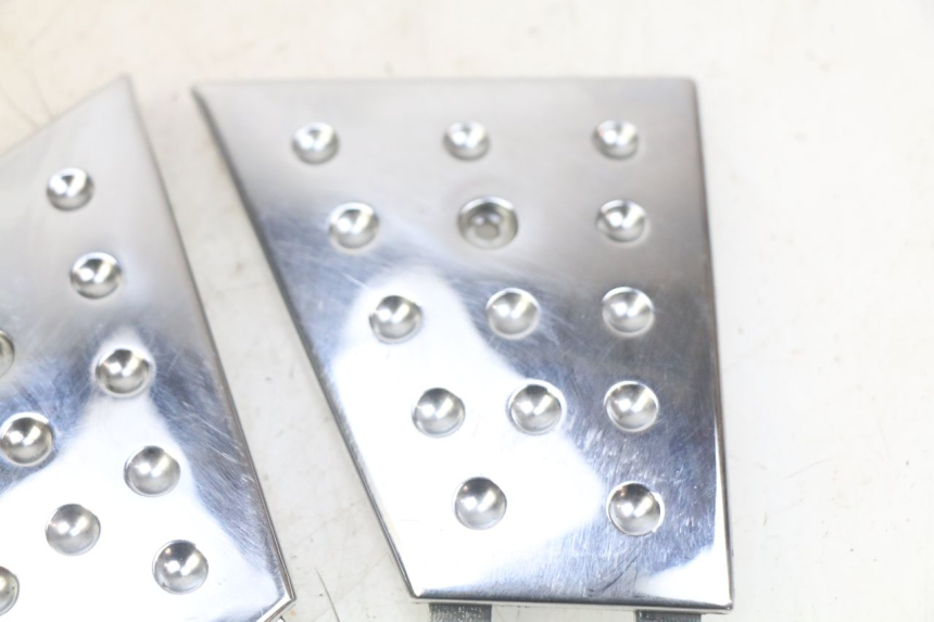 photo de TRITTSTUFENVERBINDUNG PIAGGIO XEVO - X EVO 125 (2007 - 2017) - Zoom auf Gebrauchszustand