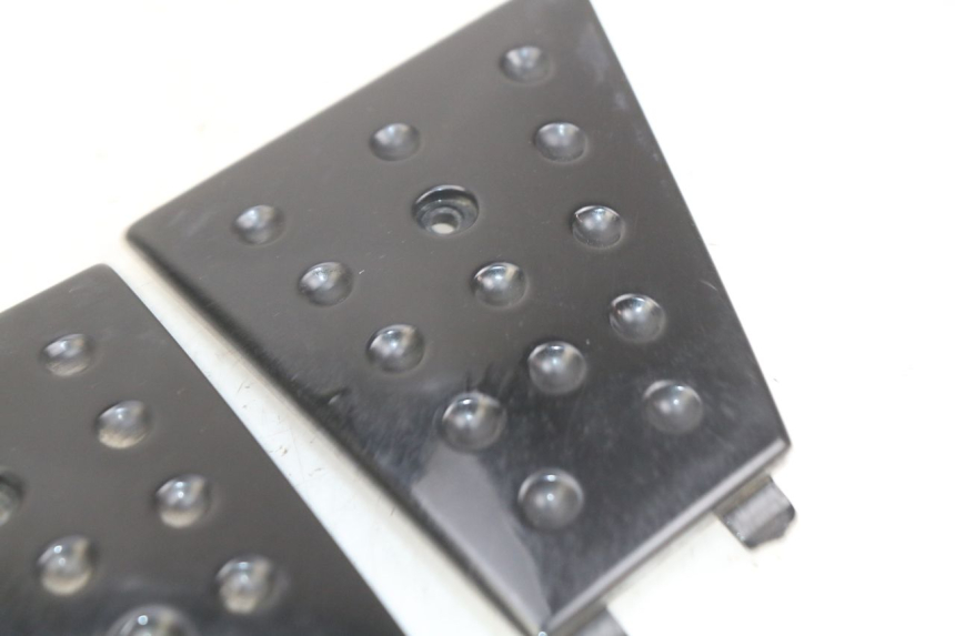 photo de TRITTSTUFENVERBINDUNG PIAGGIO XEVO - X EVO 125 (2007 - 2017) - Zoom auf Gebrauchszustand