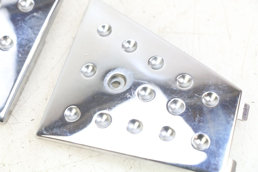 photo de TRITTSTUFENVERBINDUNG PIAGGIO XEVO - X EVO 125 (2007 - 2017) - Zoom auf Gebrauchszustand