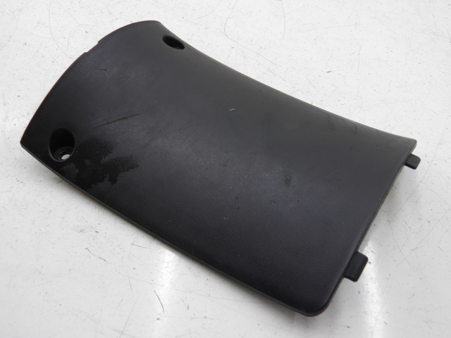 photo de TRITTBRETT VERKLEIDUNG MITTE YAMASAKI YM50QT-N3 RETRO 50 (2012 - 2014) - Detailansicht des Bauteils