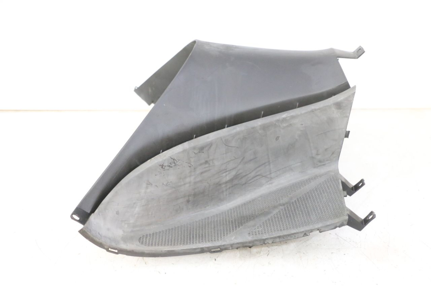 photo de TRITTBRETT VERKLEIDUNG MITTE YAMAHA YP MAJESTY 125 (2007 - 2010) - Hochauflösende Nahaufnahme