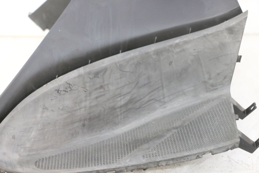 photo de TRITTBRETT VERKLEIDUNG MITTE YAMAHA YP MAJESTY 125 (2007 - 2010) - Ergänzendes Produktfoto