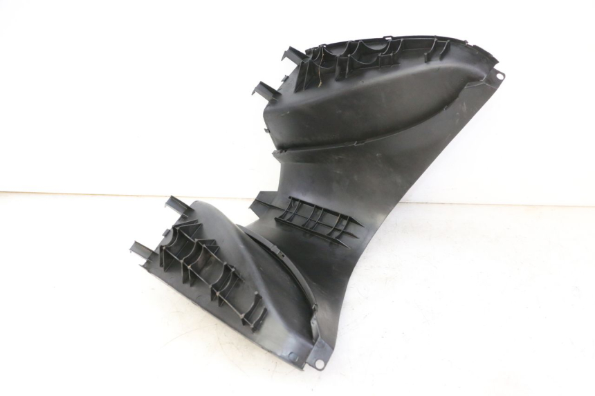 photo de TRITTBRETT VERKLEIDUNG MITTE YAMAHA YP MAJESTY 125 (2007 - 2010) - Zoom auf Gebrauchszustand