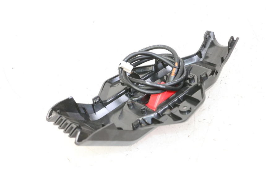 photo de TRITTBRETT VERKLEIDUNG MITTE SEGWAY NINEBOT ZT3 PRO 1 - Details der Befestigungspunkte