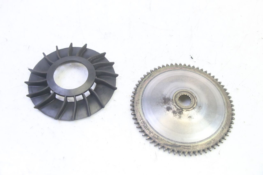 photo de RIEMENSCHEIBE PIAGGIO FLY 4T 50 (2013 - 2017) - Alternative Perspektive