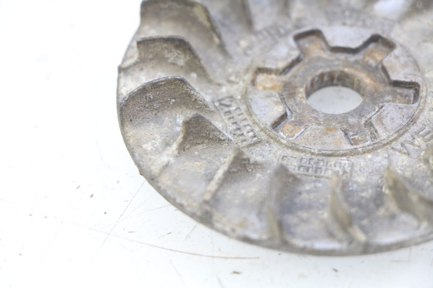 photo de RIEMENSCHEIBE YAMAHA JOG R LC 50 (2004 - 2014) - Zoom auf Gebrauchszustand