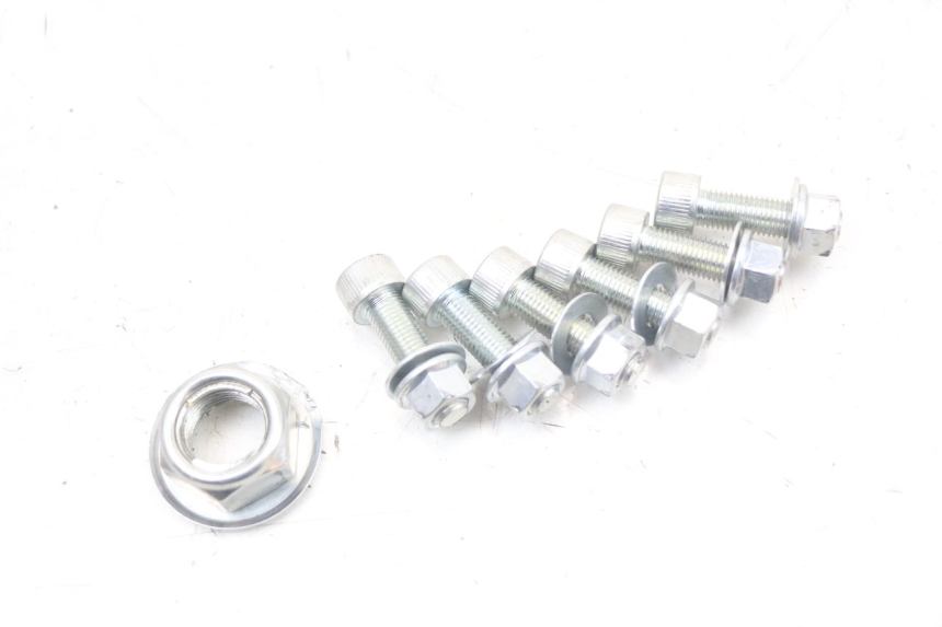 photo de KETTENKIT ROYAL ENFIELD CONTINENTAL GT 650 (2019 - 2024) - Kennzeichnungen und Originalreferenzen