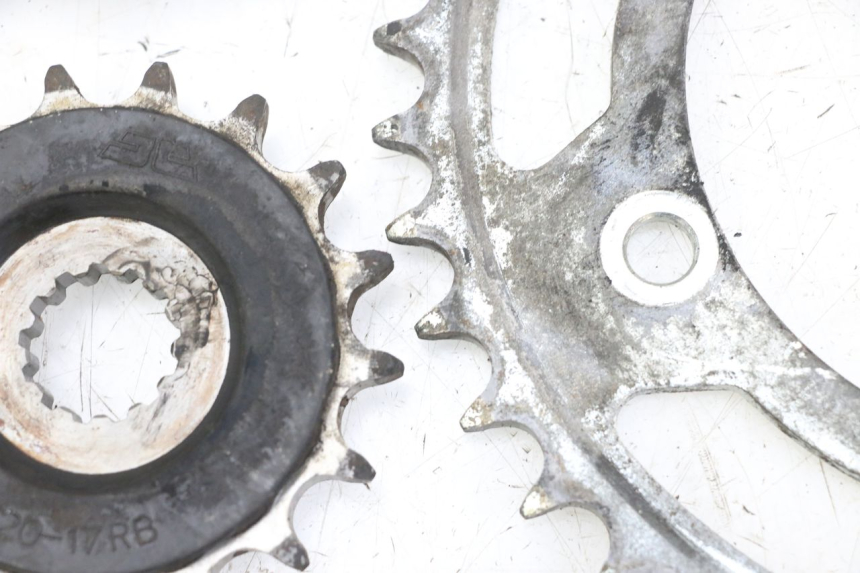 photo de KETTENKIT SUZUKI GSR 750 (2011 - 2017) - Technische Nahaufnahme