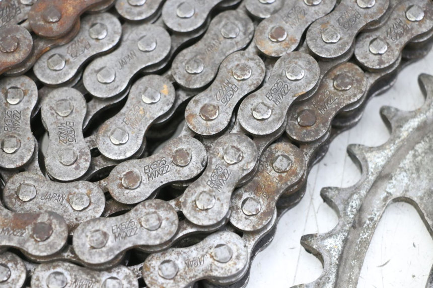 photo de KETTENKIT SUZUKI GSR 750 (2011 - 2017) - Details der Befestigungspunkte