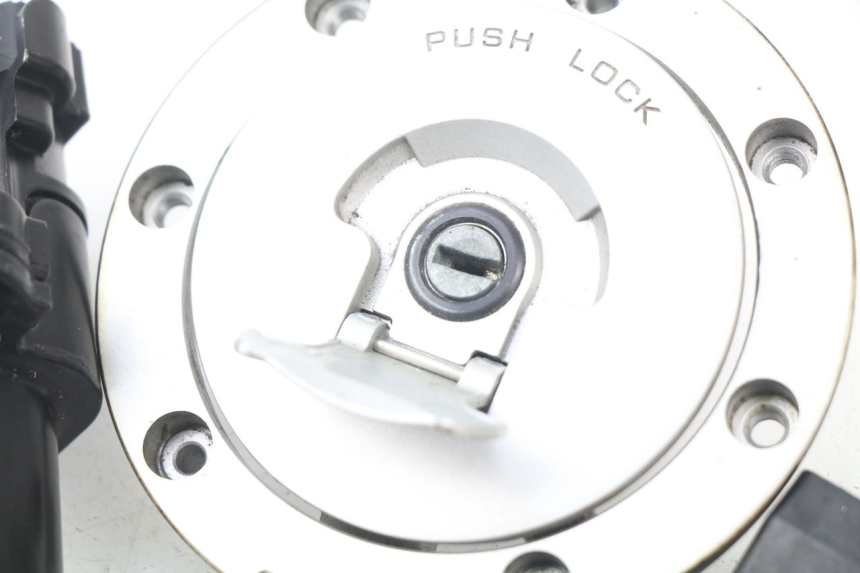 photo de SCHLOSSSATZ CDI HONDA CBR RR FIREBLADE 1000 (2006 - 2007) - Hochauflösende Nahaufnahme