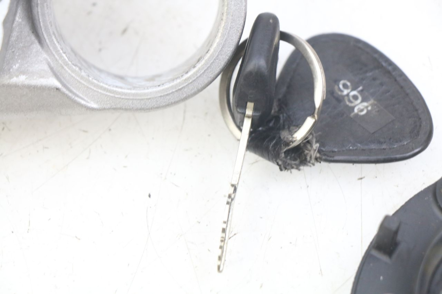 photo de SCHLOSS-SCHLÜSSEL-CDI-ZÜNDUNGSSCHLOSS YAMAHA FJR ABS 1300 (2006 - 2012) - Hochauflösende Nahaufnahme