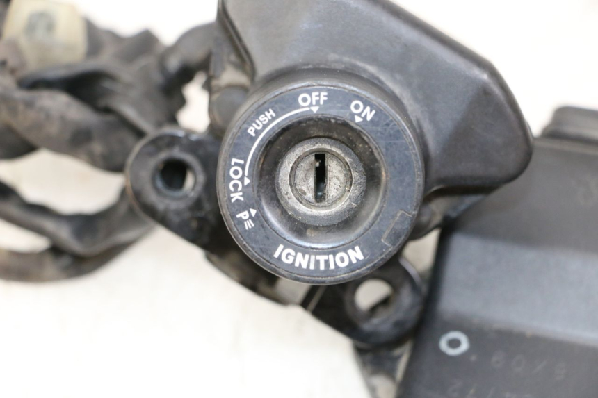 photo de SCHLOSS-SCHLÜSSEL-CDI-ZÜNDUNGSSCHLOSS YAMAHA FJR ABS 1300 (2006 - 2012) - Charakteristische Merkmale